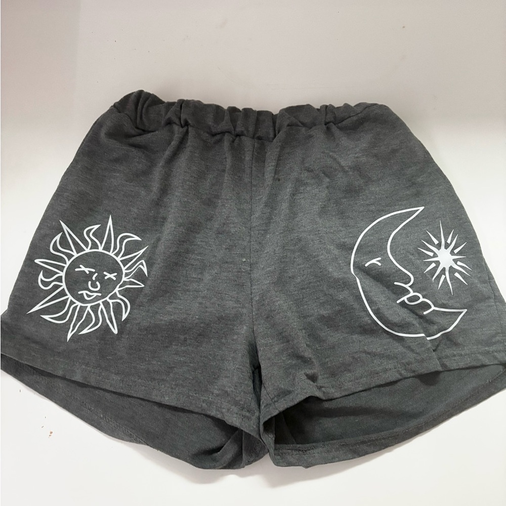 ROMWE Sun and Moon shorts